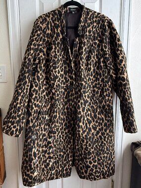 TORRID leopard-print coat single-button closure 2 pockets, size 2